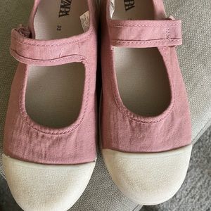 Size 33 Zara light pink sneaker